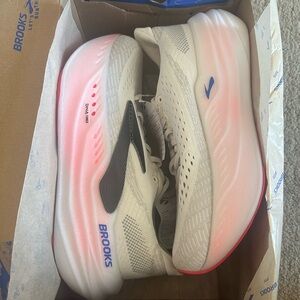 NWT Brooks Gycerin Max